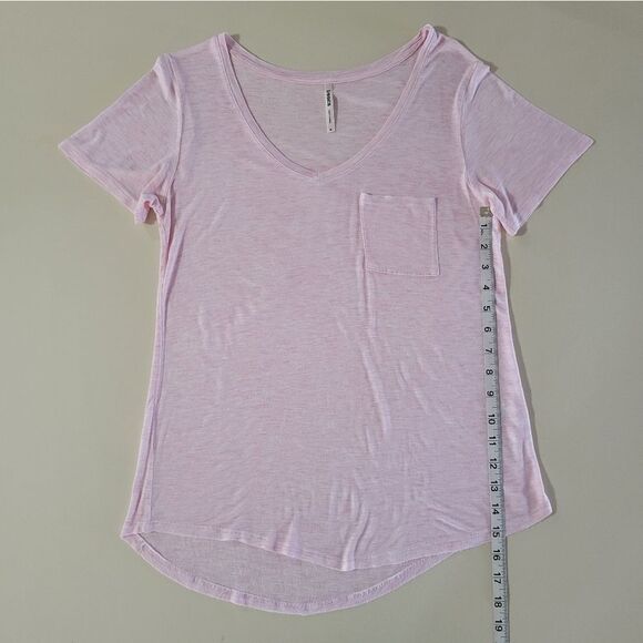 Tresics Women's Pink Short Sleeve V-Neck Pullover T-shirt - Picture 7 of 11